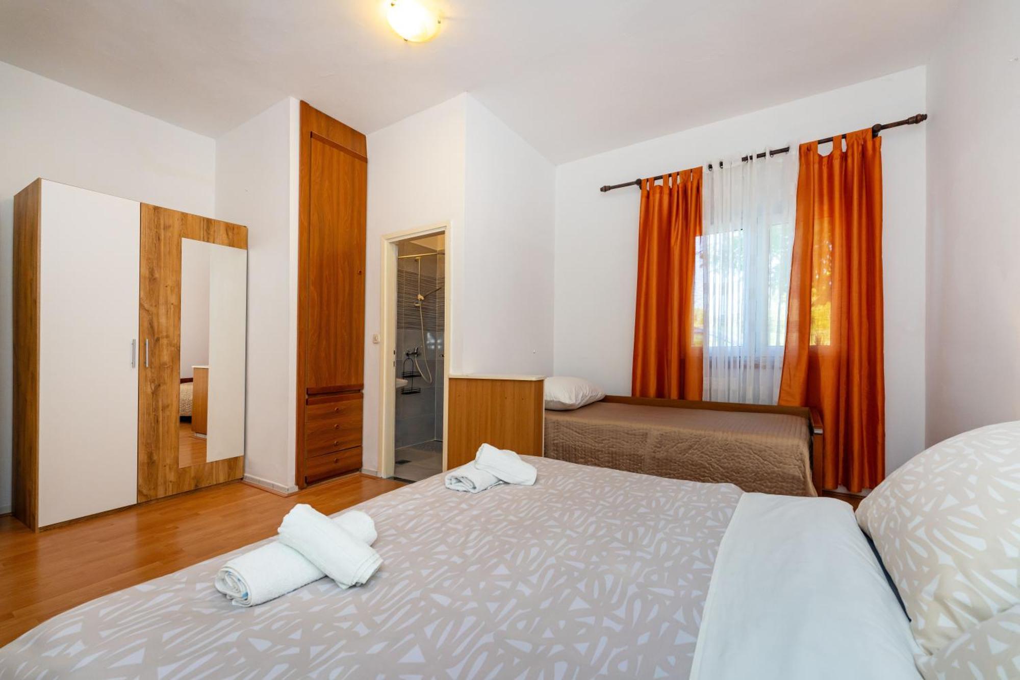 Apartmani Tinka Starigrad Paklenica Eksteriør bilde